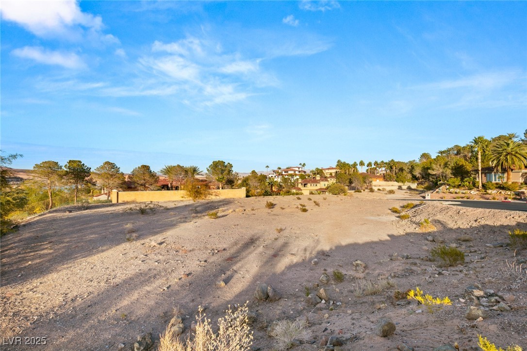 5 COSTA DEL SOL Court