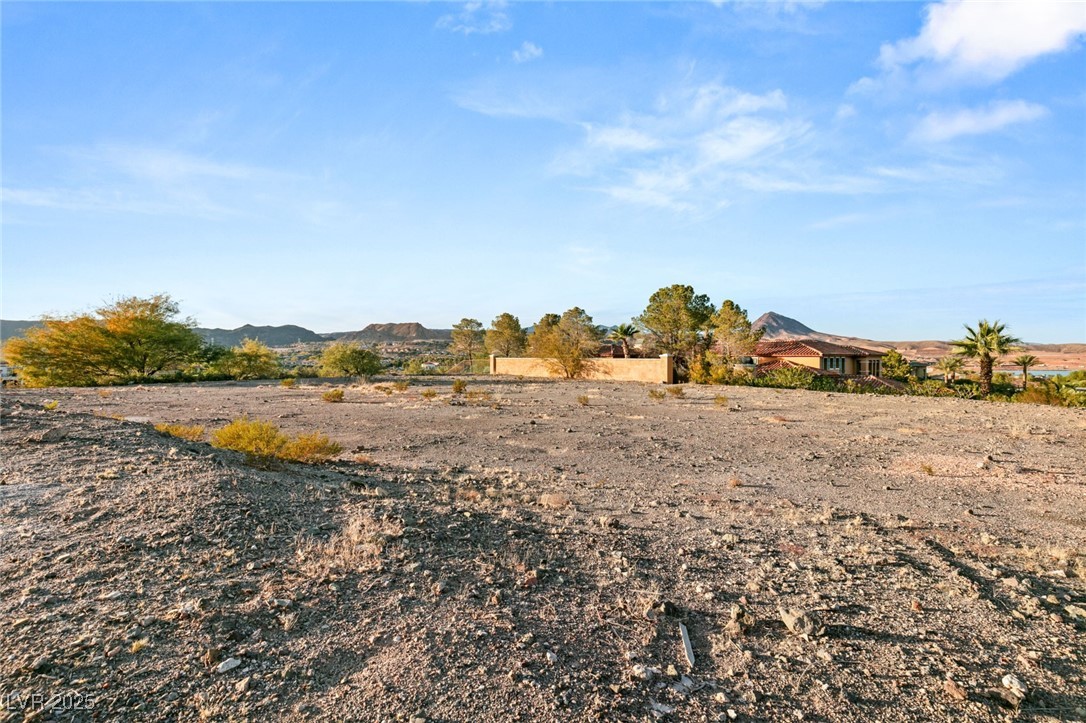 5 COSTA DEL SOL Court