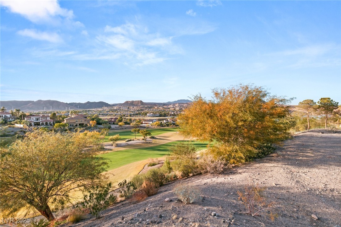 5 COSTA DEL SOL Court
