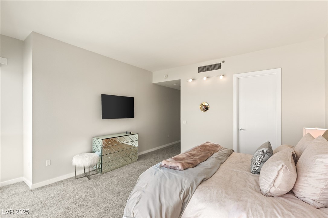 4525 Dean Martin Drive 2800