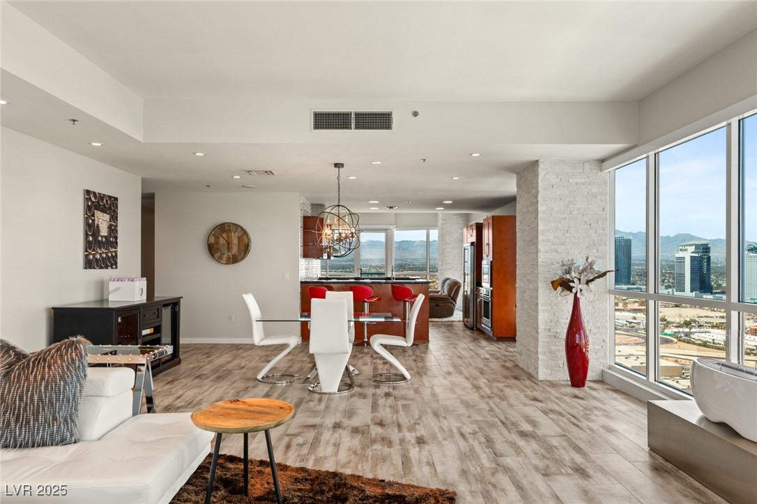 4525 Dean Martin Drive 2800