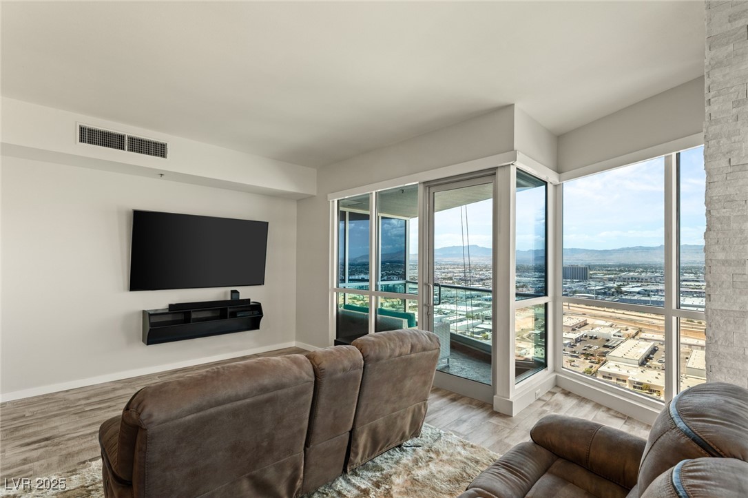 4525 Dean Martin Drive 2800
