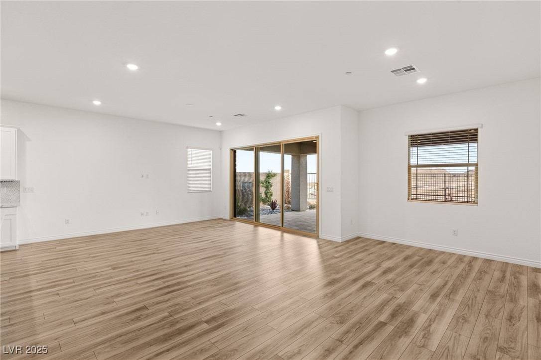 984 EDINBURGH FIELDS Court