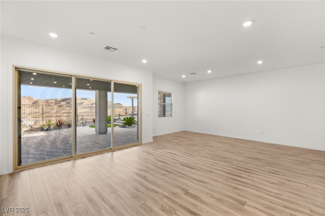 984 EDINBURGH FIELDS Court
