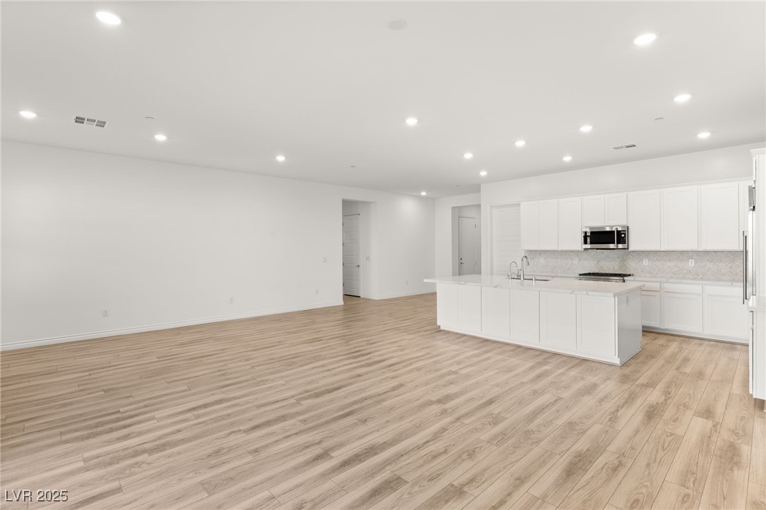 984 EDINBURGH FIELDS Court