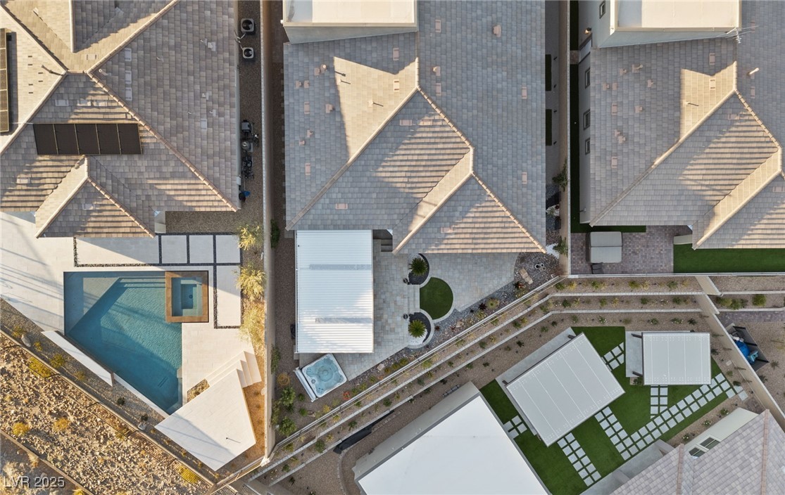 984 EDINBURGH FIELDS Court