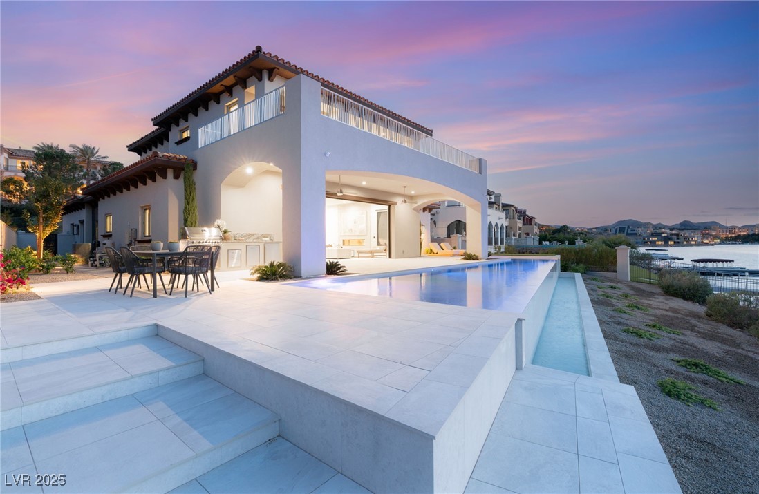 32 GRAND CORNICHE Drive