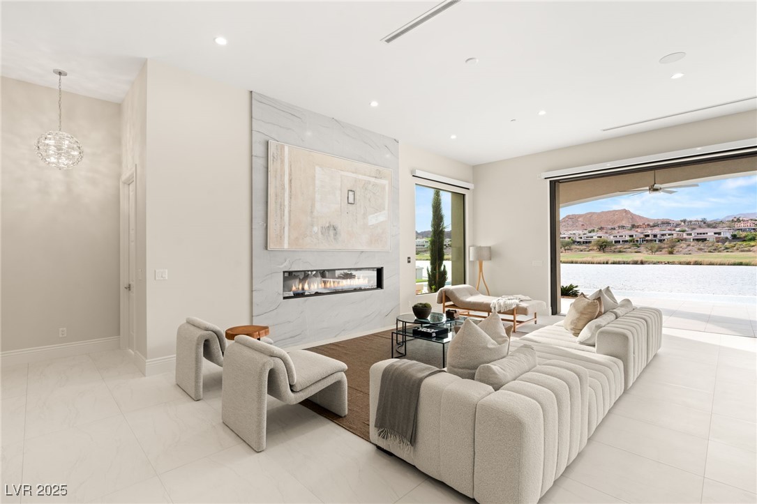 32 GRAND CORNICHE Drive