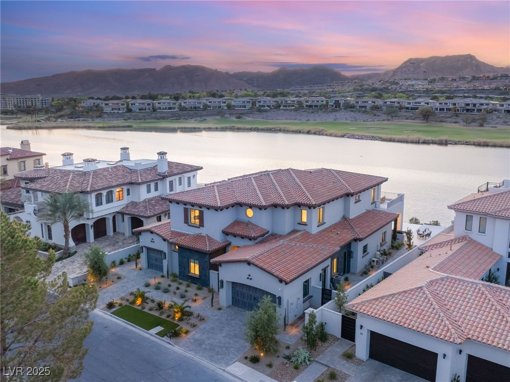 32 GRAND CORNICHE Drive