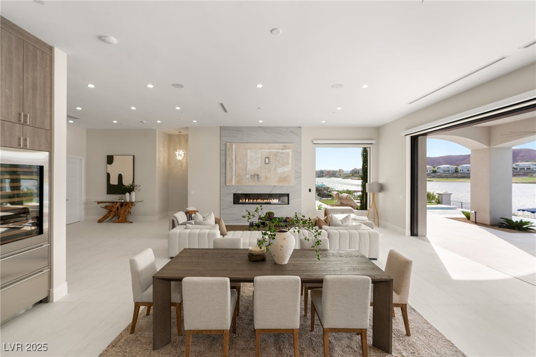 32 GRAND CORNICHE Drive