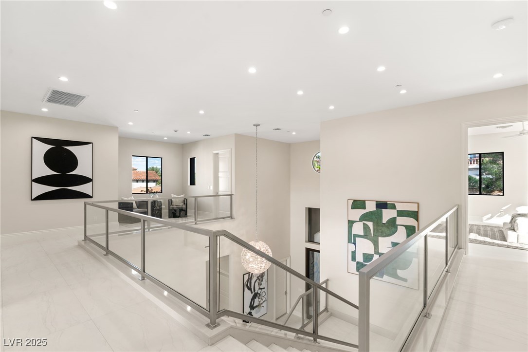 32 GRAND CORNICHE Drive