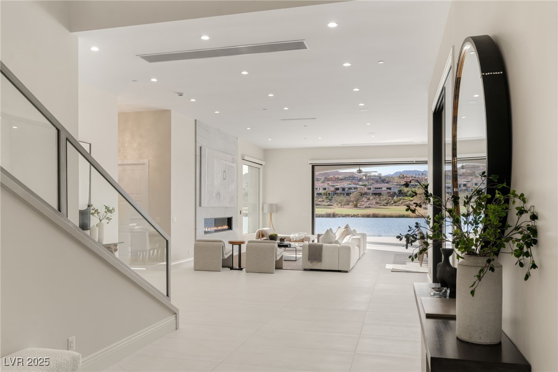 32 GRAND CORNICHE Drive