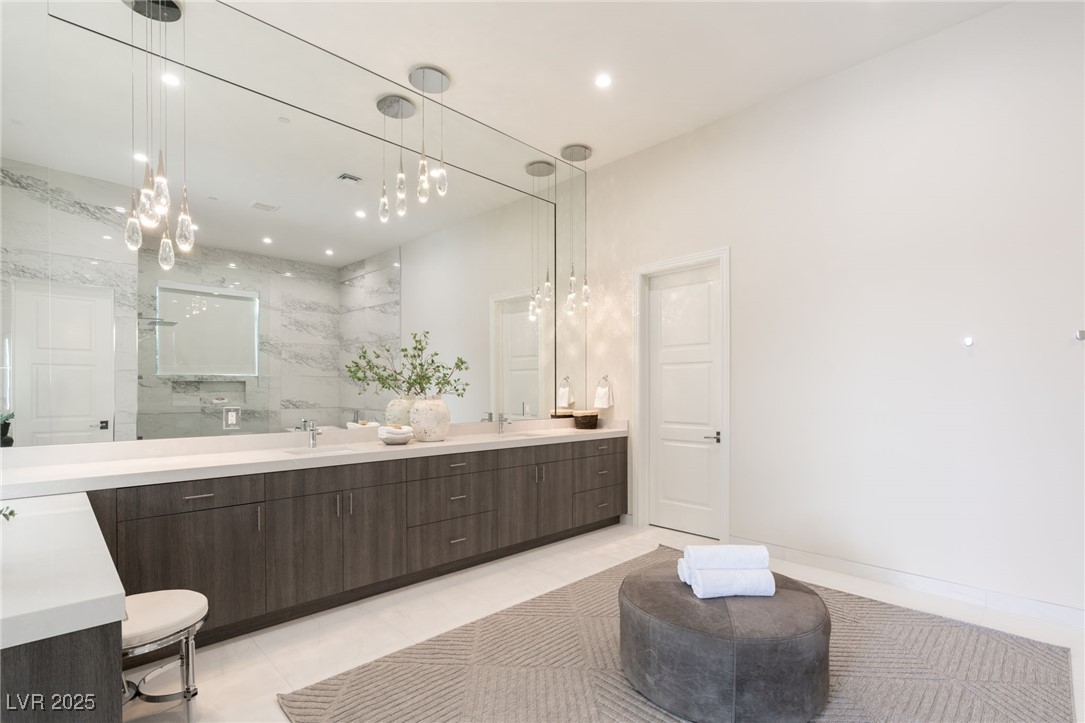 32 GRAND CORNICHE Drive