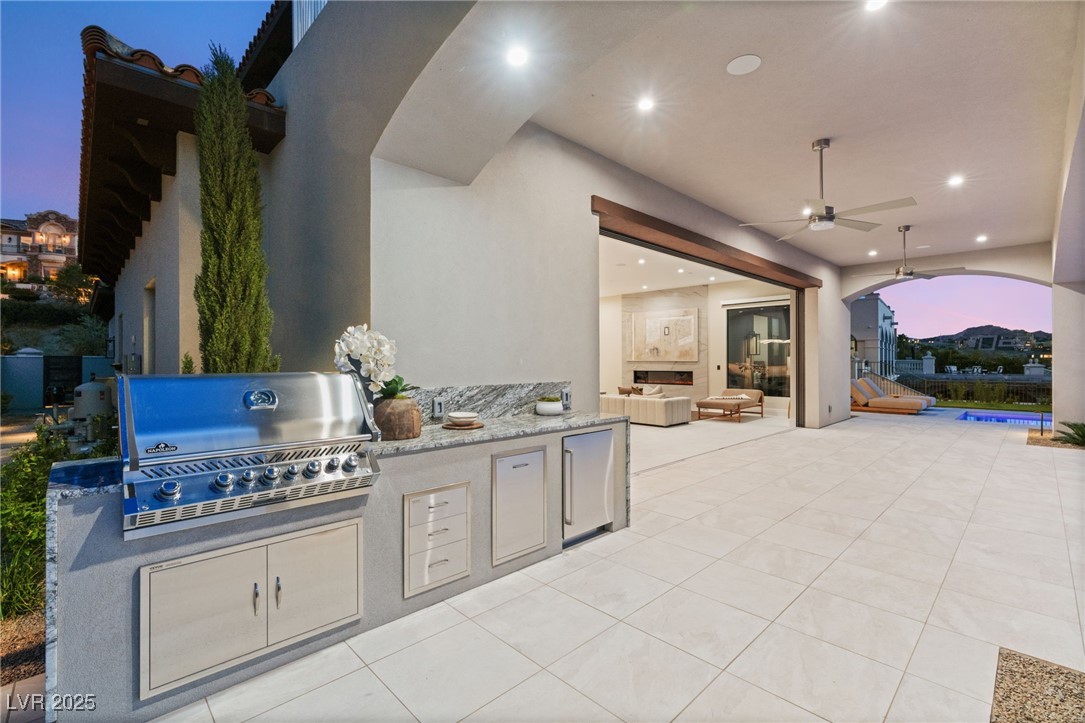 32 GRAND CORNICHE Drive
