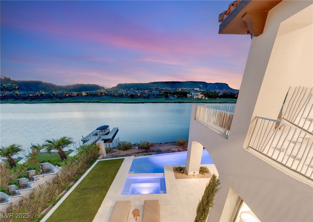 32 GRAND CORNICHE Drive