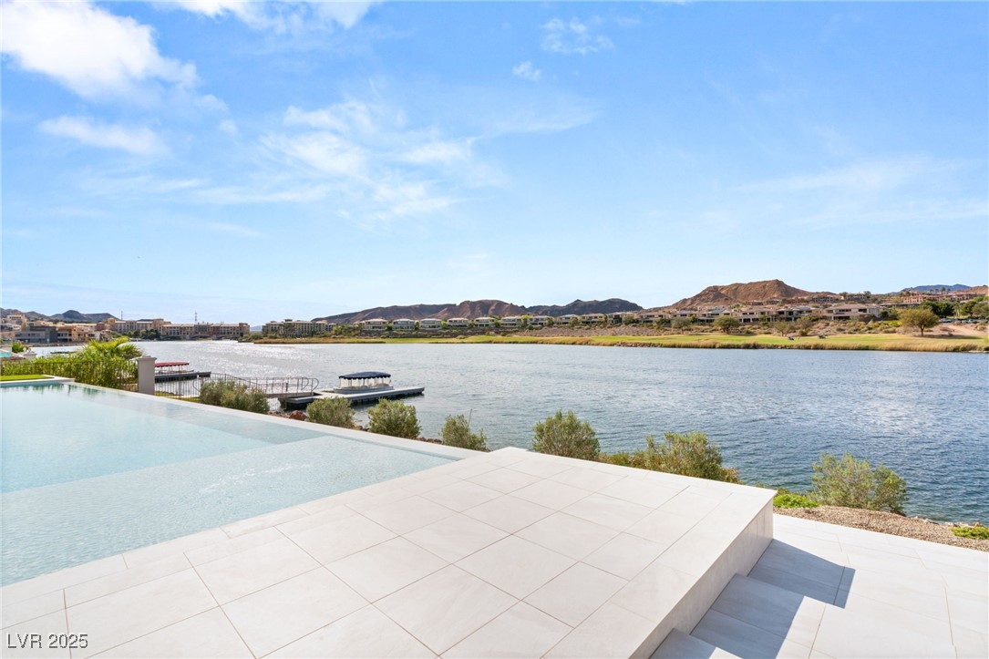 32 GRAND CORNICHE Drive