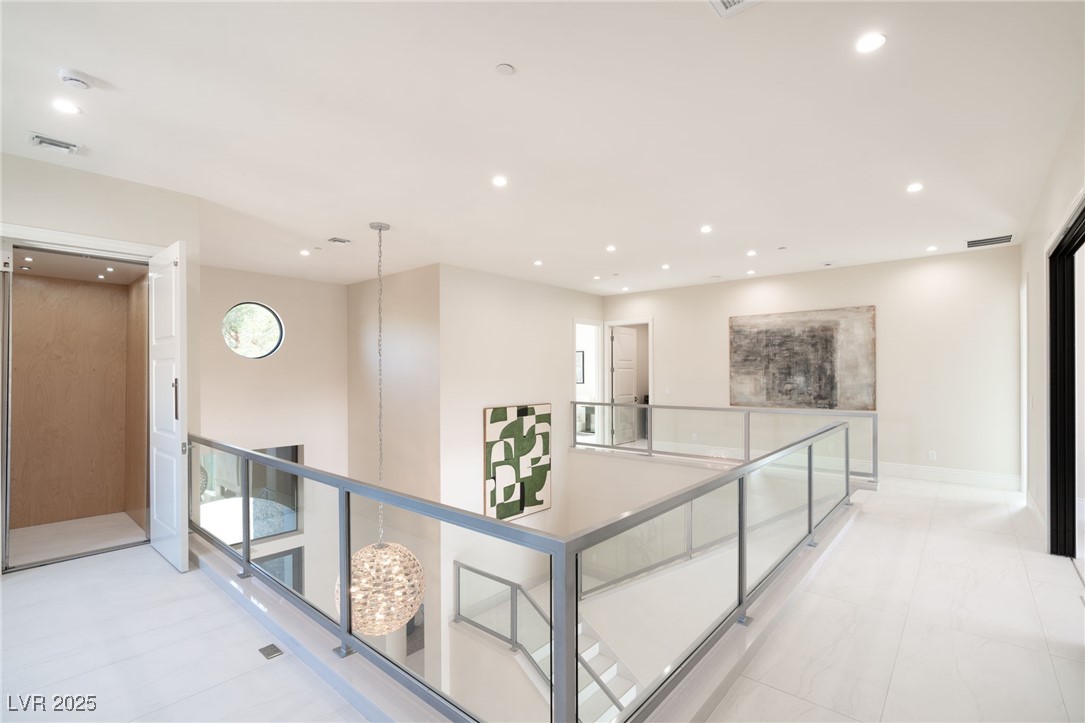 32 GRAND CORNICHE Drive