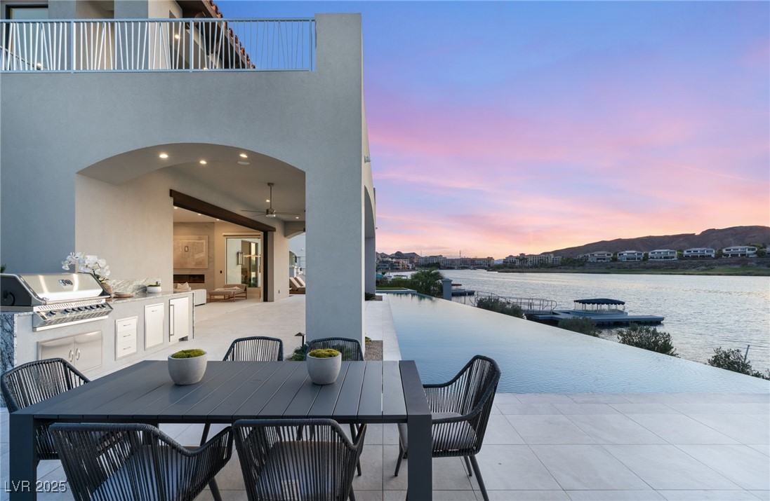 32 GRAND CORNICHE Drive