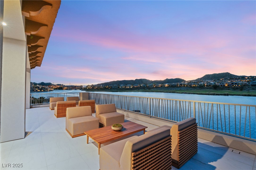 32 GRAND CORNICHE Drive
