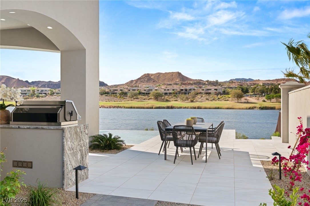 32 GRAND CORNICHE Drive
