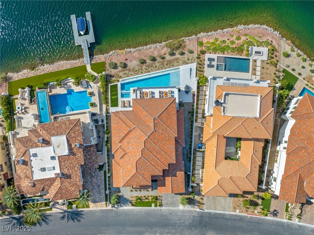 32 GRAND CORNICHE Drive