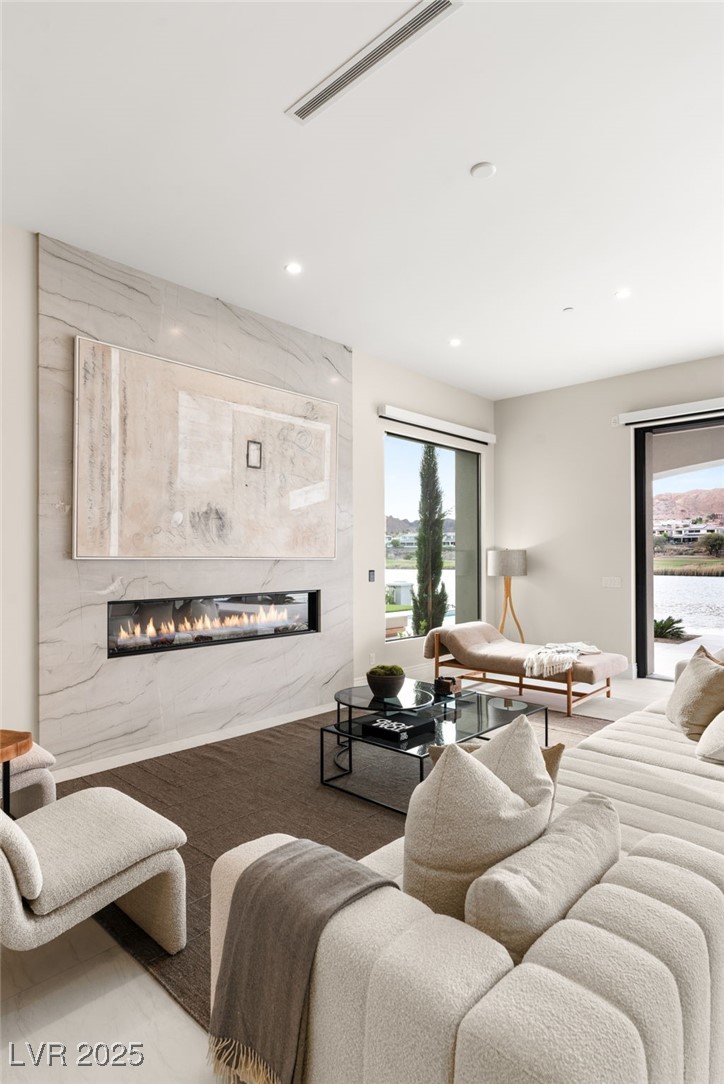 32 GRAND CORNICHE Drive