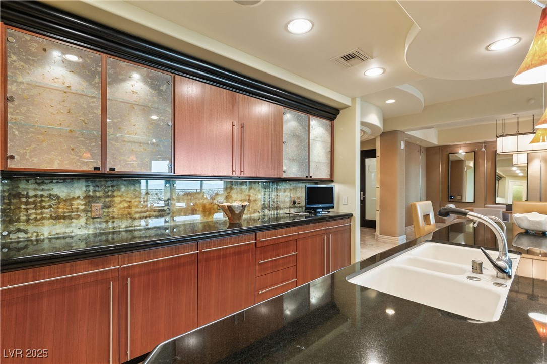 9101 Alta Drive 1205