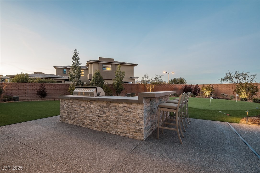 18 GARDEN RAIN Drive