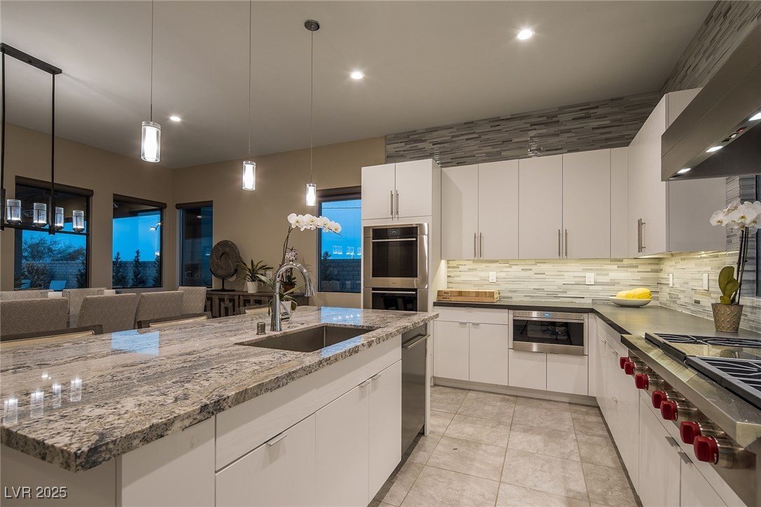 18 GARDEN RAIN Drive
