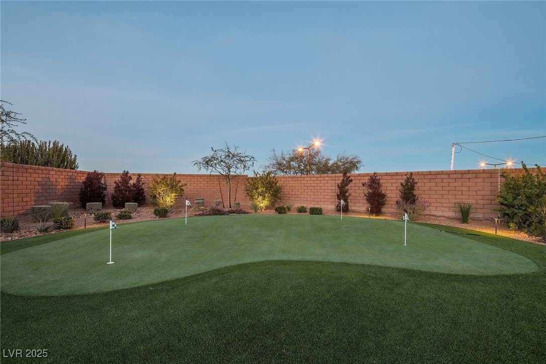 18 GARDEN RAIN Drive