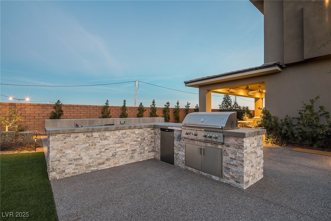 18 GARDEN RAIN Drive