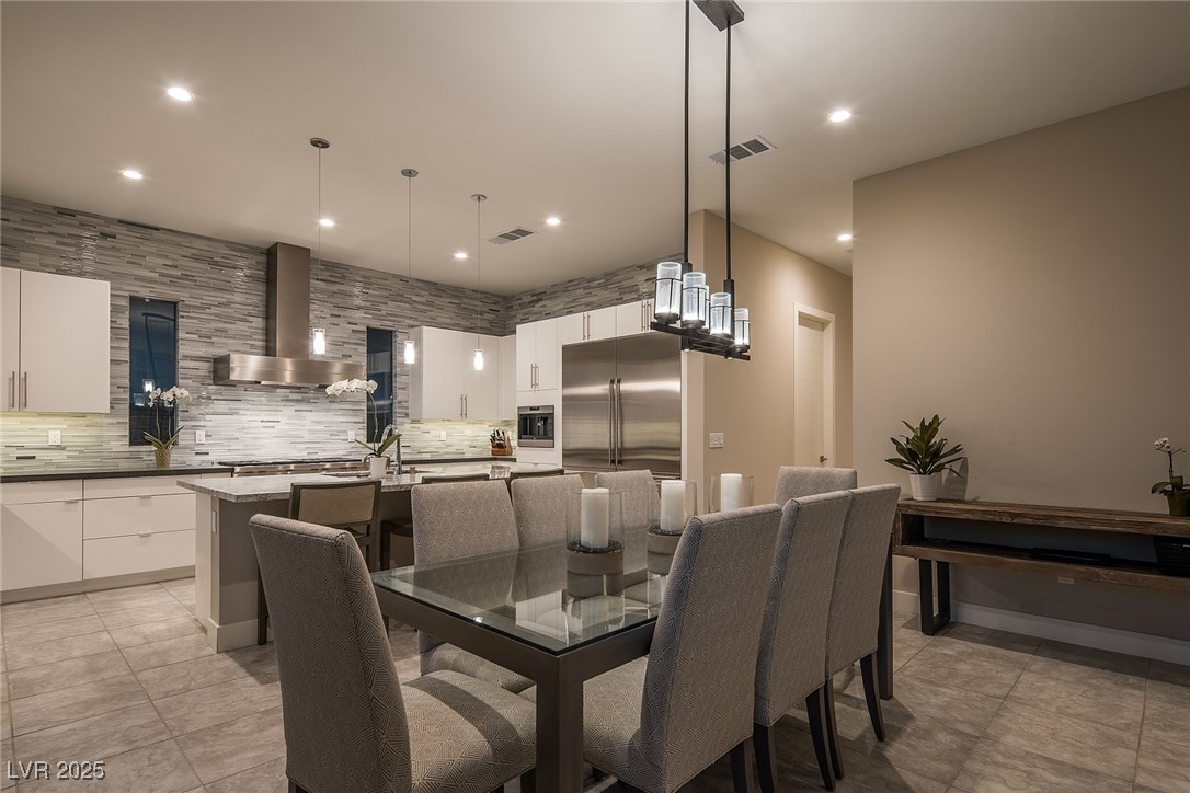 18 GARDEN RAIN Drive