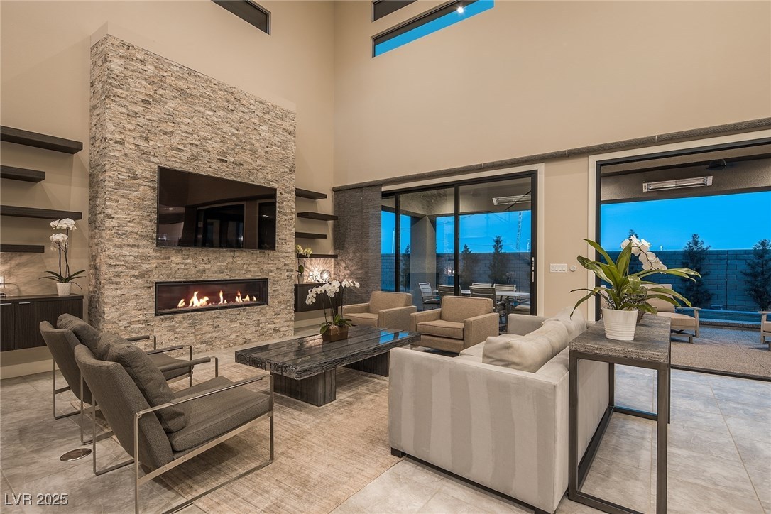 18 GARDEN RAIN Drive