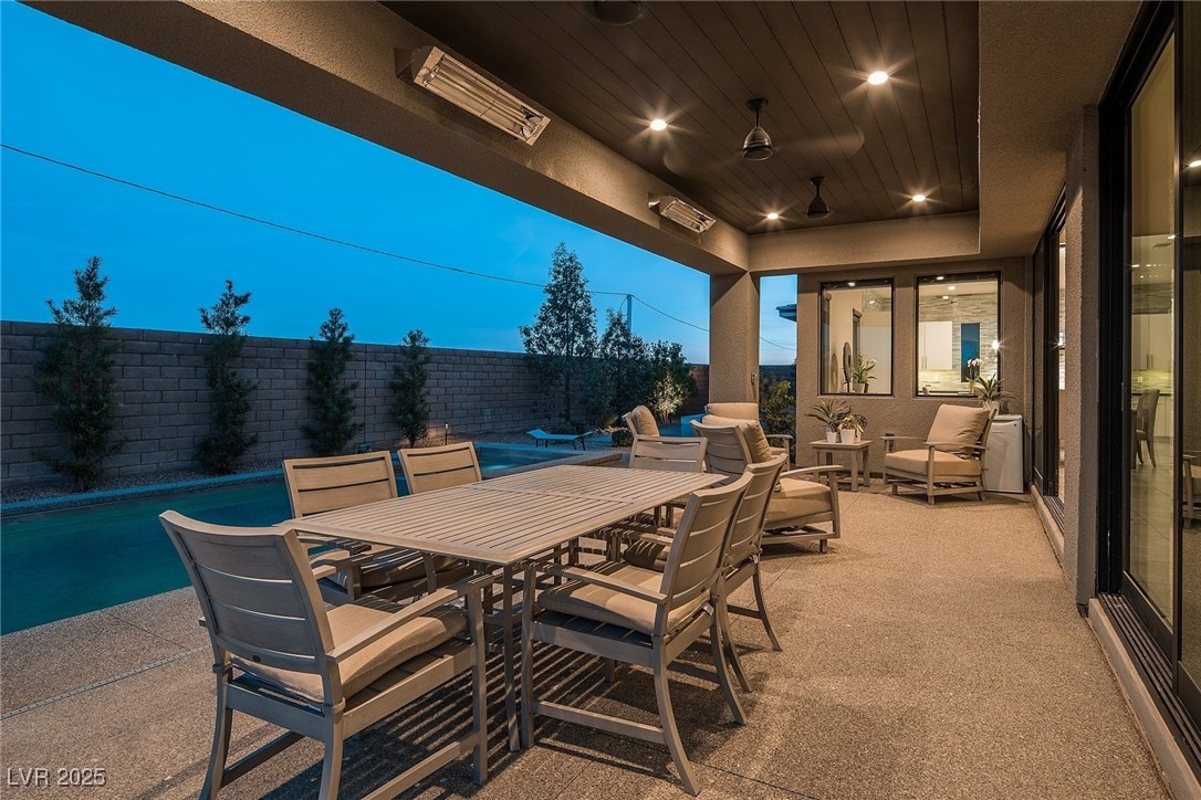 18 GARDEN RAIN Drive