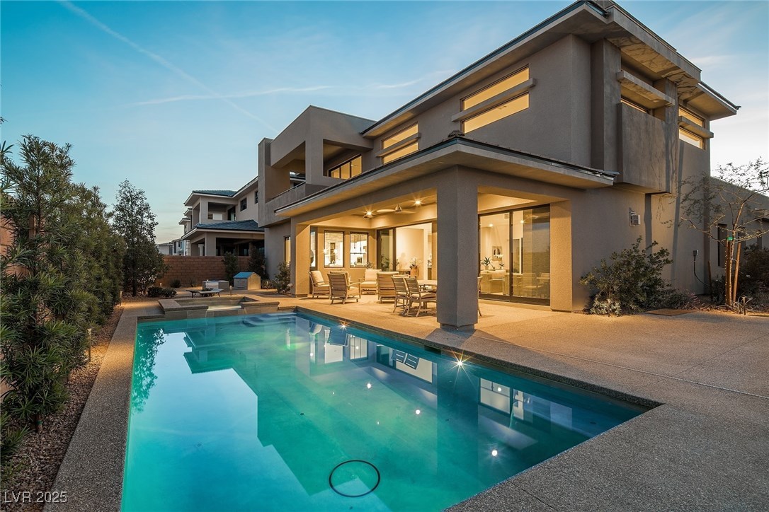 18 GARDEN RAIN Drive