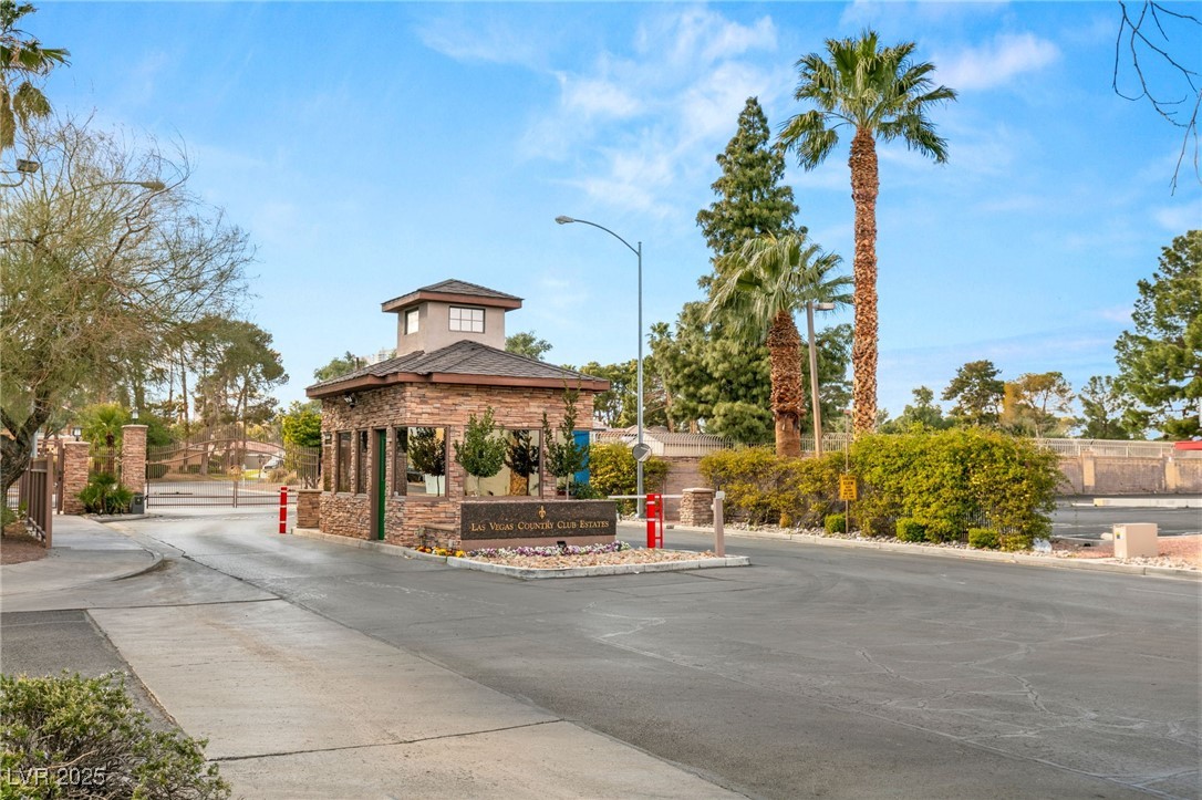 2935 PINEHURST Drive