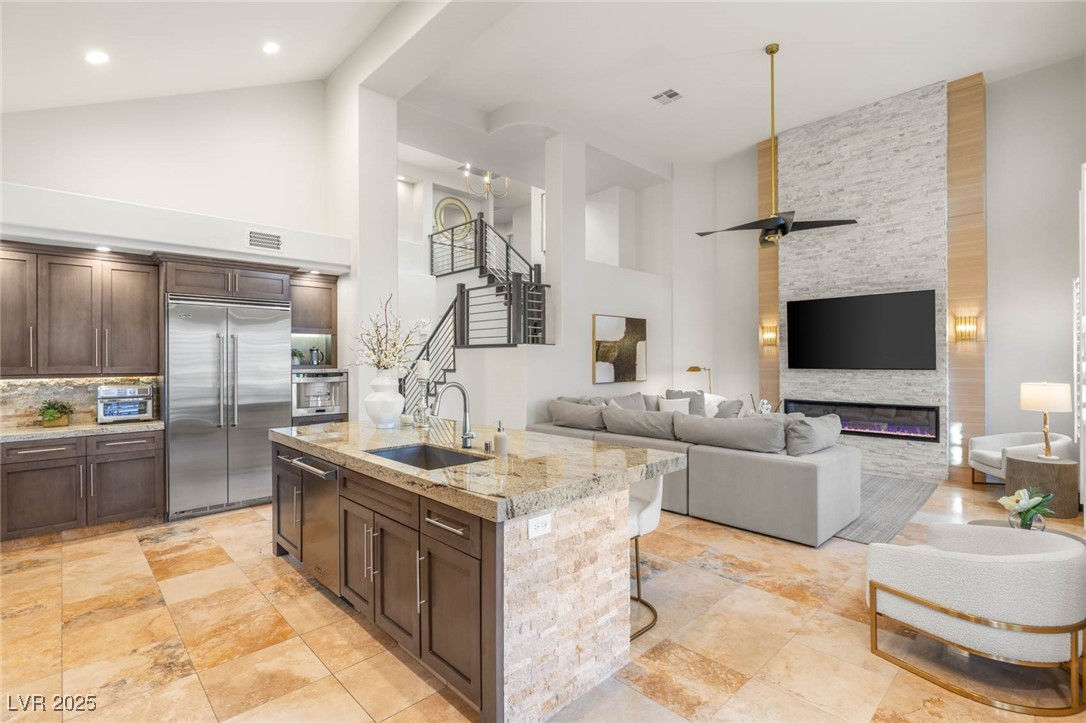 8801 ROZETTA Court