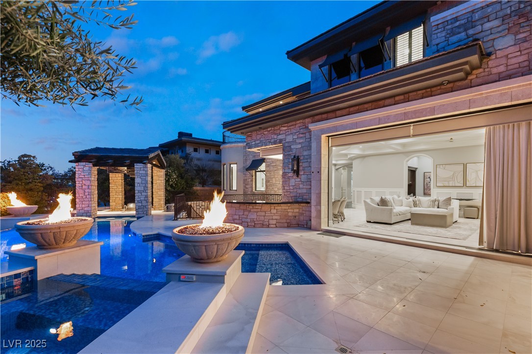 34 Meadowhawk Lane