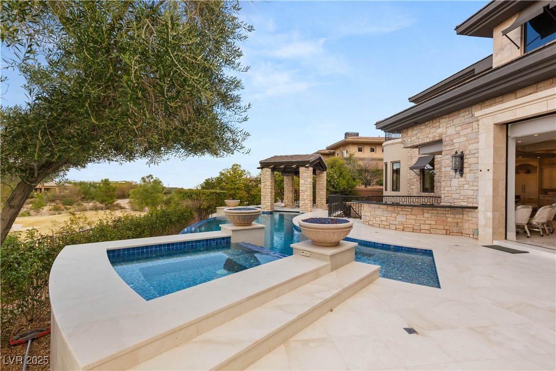 34 Meadowhawk Lane