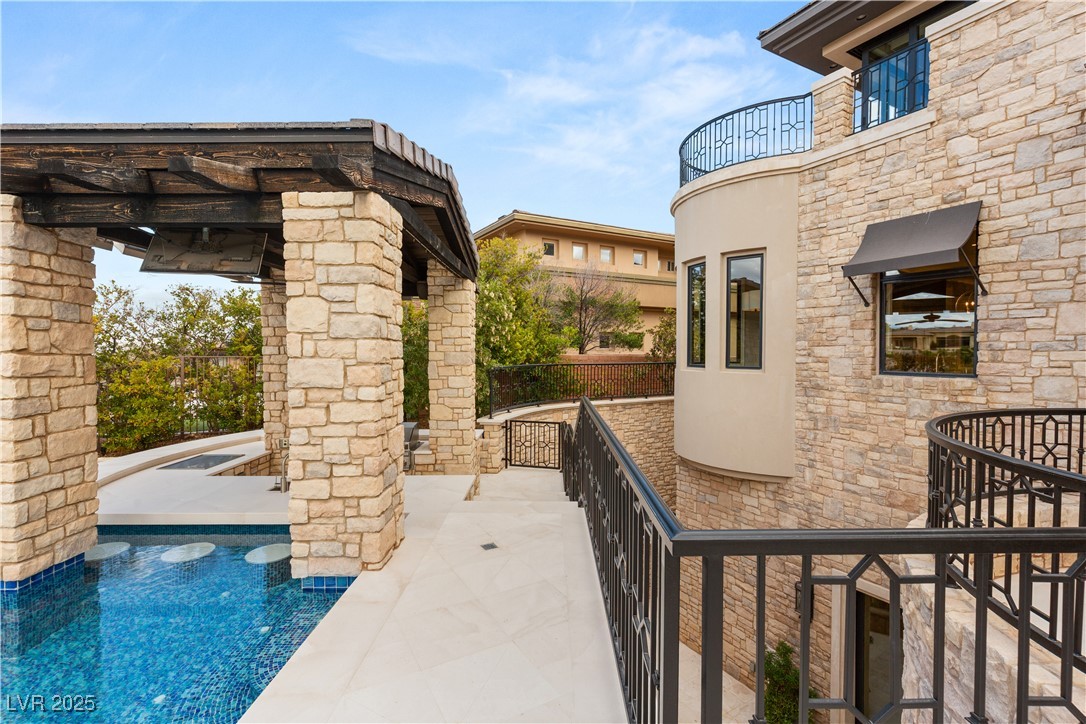 34 Meadowhawk Lane