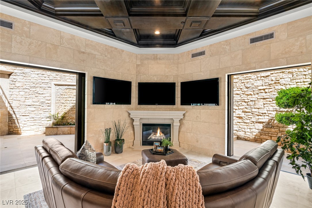 34 Meadowhawk Lane