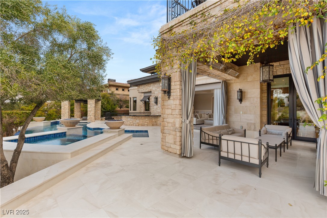 34 Meadowhawk Lane
