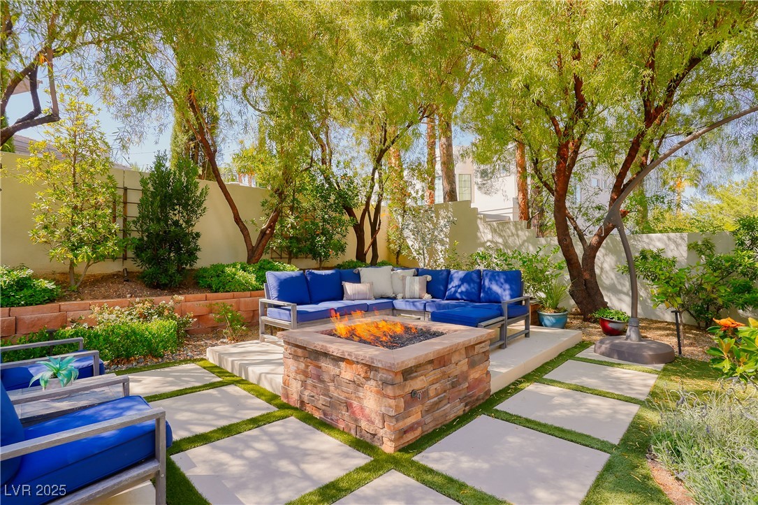 9500 BALATTA CANYON Court