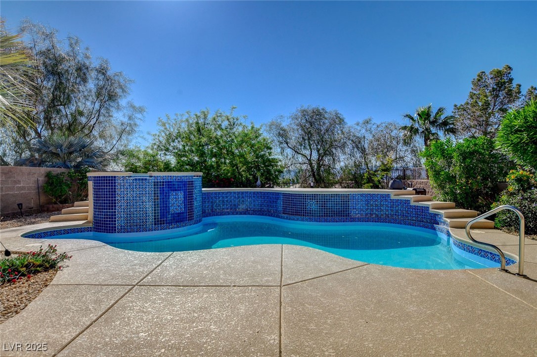 2520 ECLIPSING STARS Drive