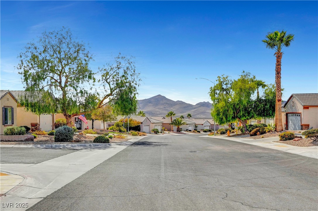 2520 ECLIPSING STARS Drive