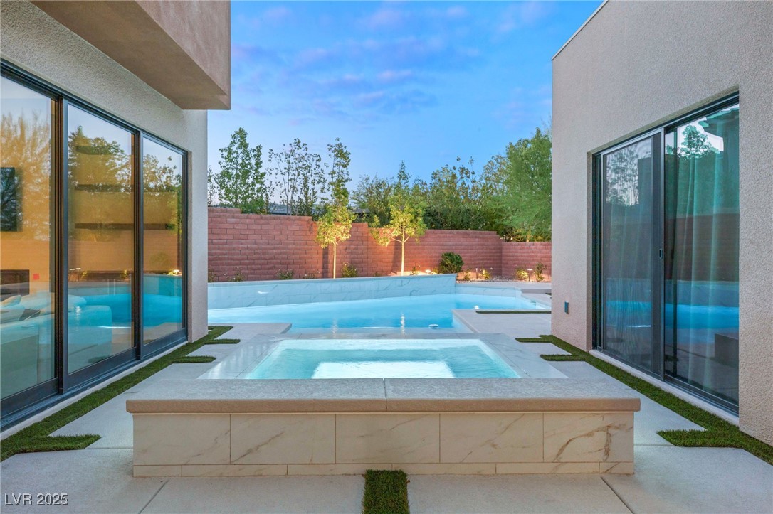 19 GARDEN RAIN Drive