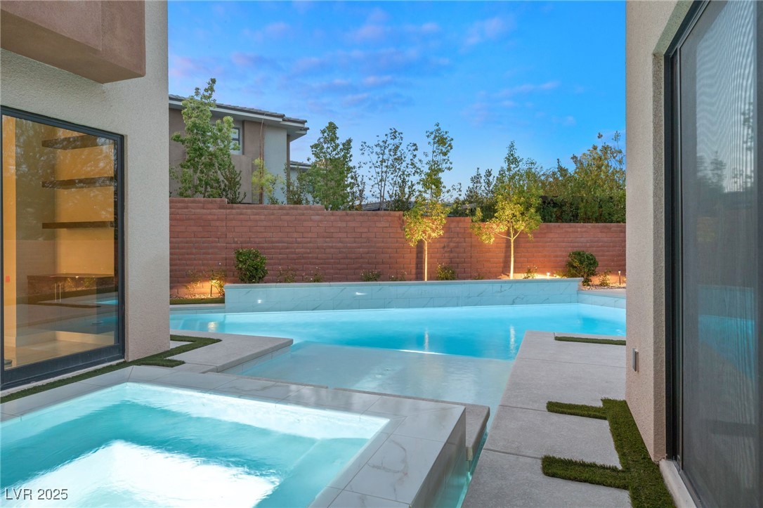 19 GARDEN RAIN Drive