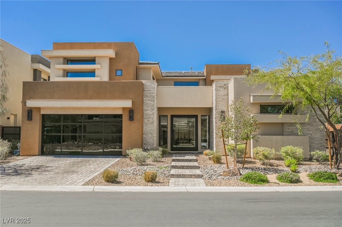 19 GARDEN RAIN Drive