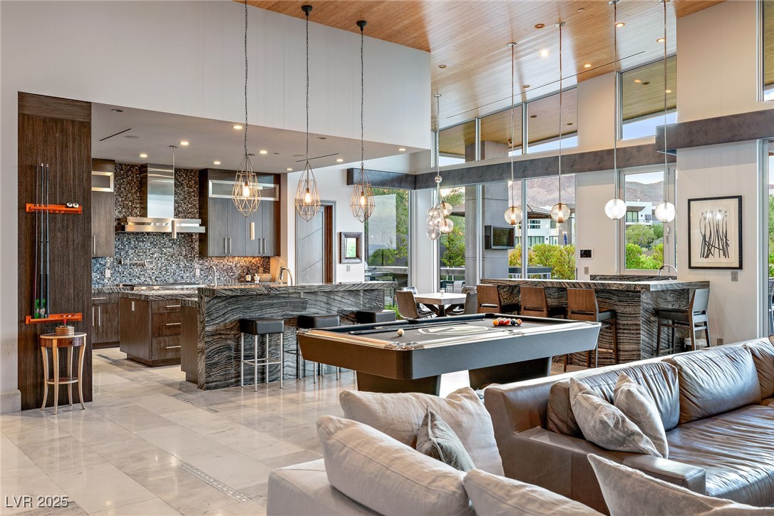 8 Meadowhawk Lane