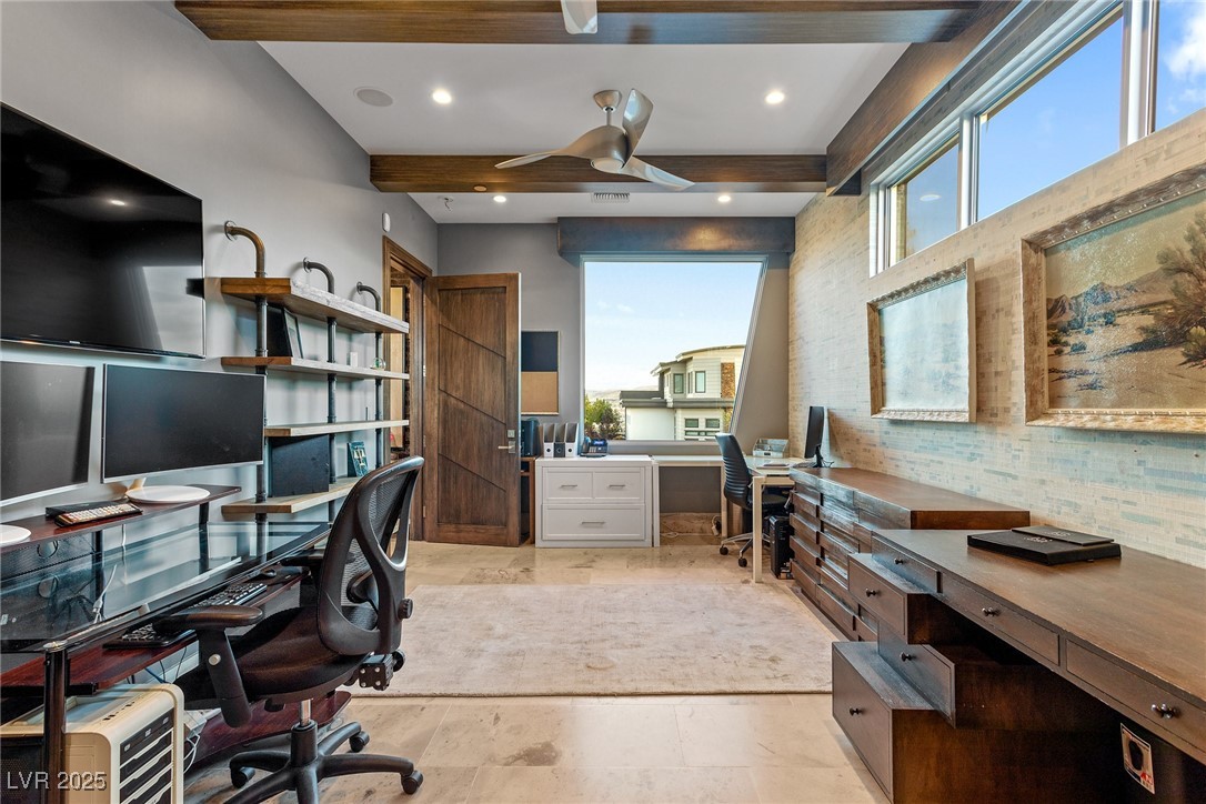 8 Meadowhawk Lane